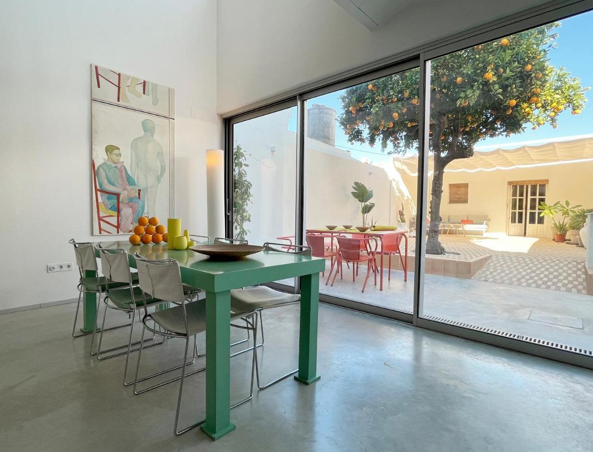 Design & Art, Patio With Orange Tree, Near Seville Carrion de Los Cespedes Esterno foto